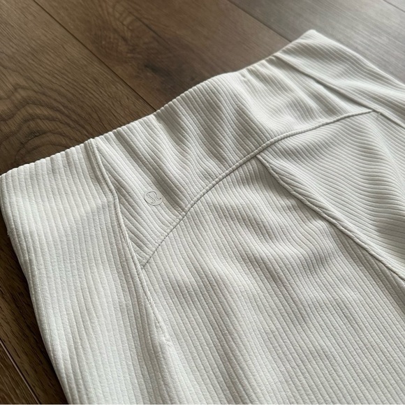 Lululemon Ribbed Softstreme Zip-Leg High-Rise Cropped Pants 25" - Size 6 - Picture 11 of 14